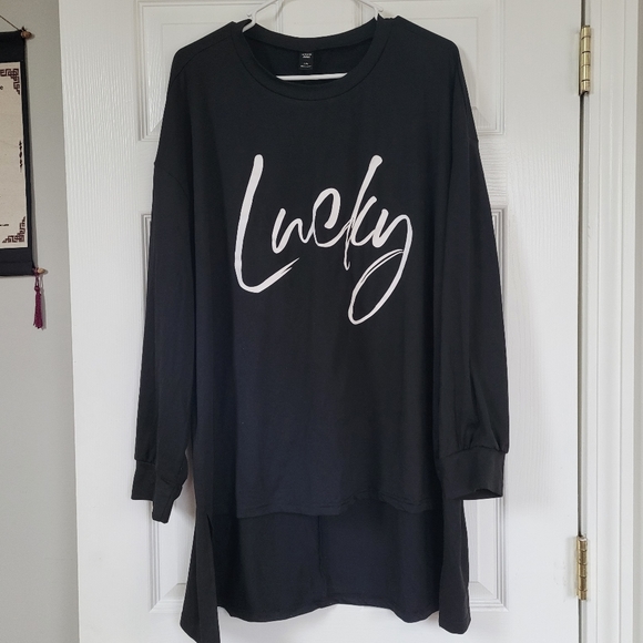 Black Long Sleeve High Low Hem Tee with Lucky Graphic - Picture 1 of 7